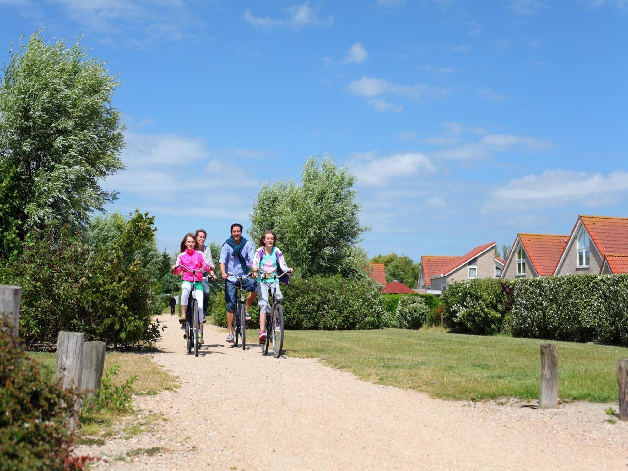 Vakantiehuis Sustainable With Washing Machine, 900m From The Sea
